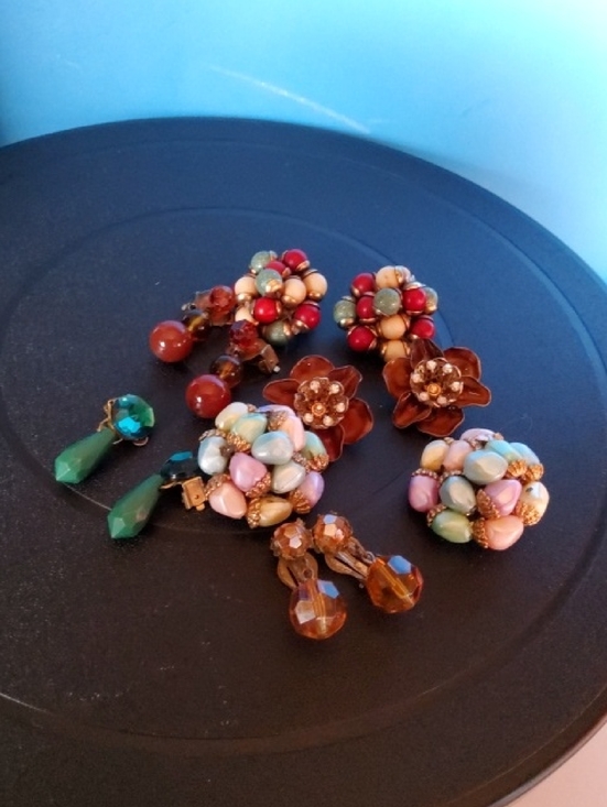 Vintage clip-on earring bundle of six Jewelry - Bundle Clip-on Earrings Glass/acrylic